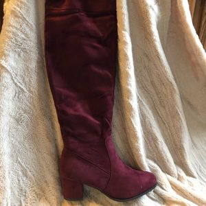 Nature Breeze Burgundy suede boots